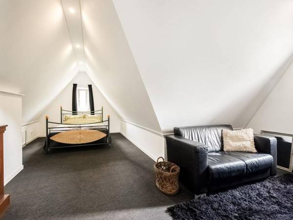 Pretty Holiday Home in Vroomshoop with Garden