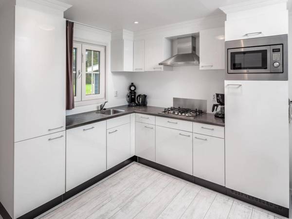 Detached chalet with dishwasher in a nature reserve