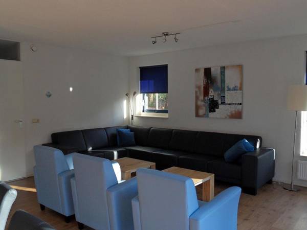 Comfy villa with whirlpool and sunshower in nature