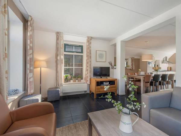 Comfortable two bathroom holiday home in a nature reserve