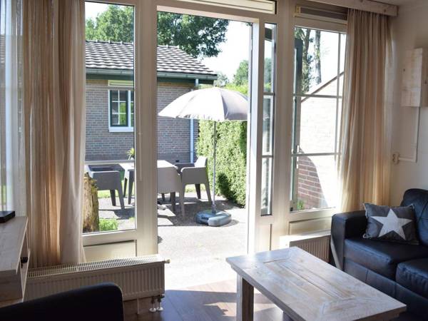 Comfortable bungalow with combi microwave near the Veluwe