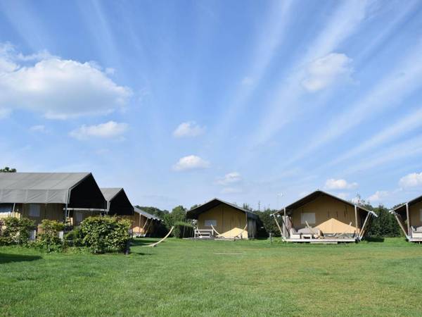 Comfortably furnished tent lodge with stove near the Veluwe