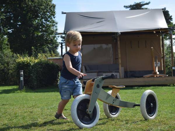 Well-furnished tent lodge with a terrace near the Veluwe
