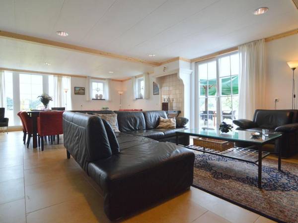 Holiday home with fantastic view and large terrace in the heart of Achterhoek