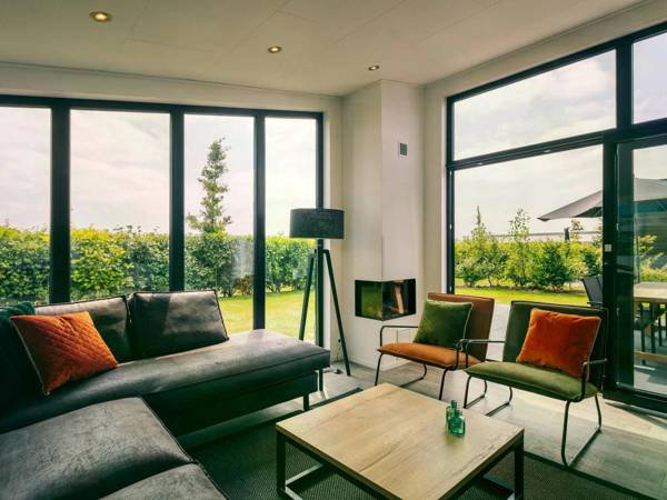 Sustainably built 2 bathroom bungalow in 2 nature reserves