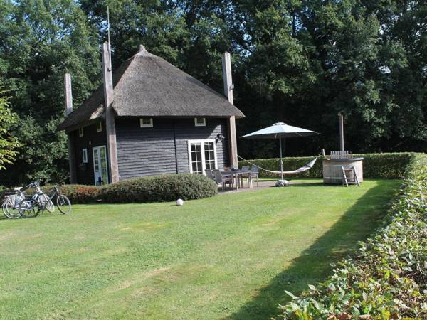 Nice house with or without hot tub near a river