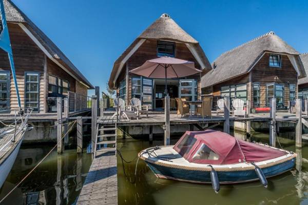 Nautic Rentals - Watervilla's Zuiderhoeve