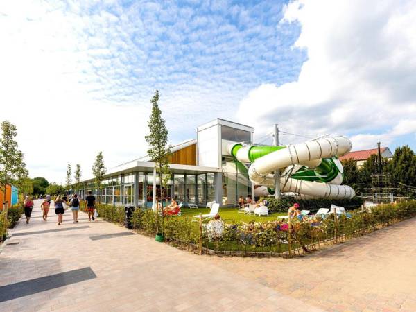 Fully furnished Tiny House near the beach