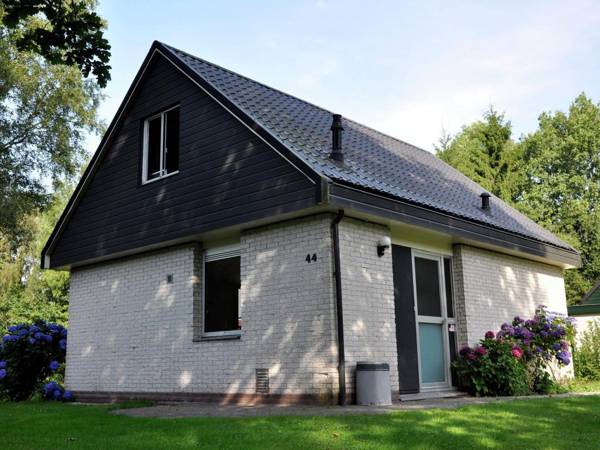 Nice house with a dishwasher Giethoorn at 21 km