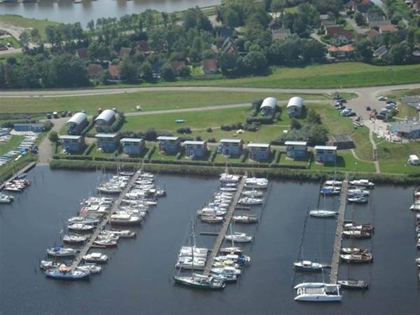6pers. Lauwersmeer Lakefront. Nirvana house with sauna pellet stove