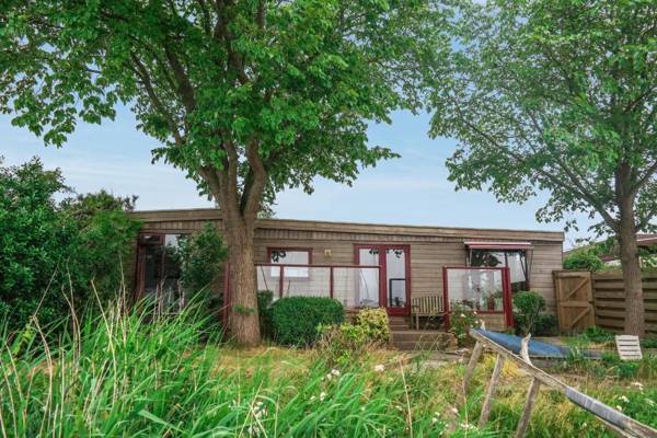 Tolles 2 Pers Haus König mit Hafenblick am Lauwersmeer