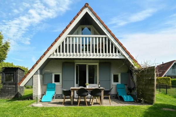 Olivia 6pers House with a private garden close to the National Park Lauwersmeer