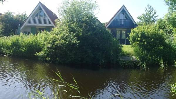 Olivia 6pers House with a private garden close to the National Park Lauwersmeer