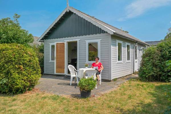 Madellief Cheapest 4 pers holiday home close to the National Park Lauwersmeer