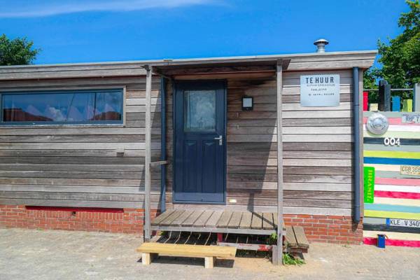Chalet Valentina directly on the Lauwersmeer