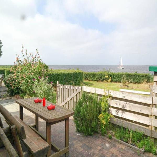 Entire house - 4 pers Holiday home Aurora with directly on the Lauwersmeer