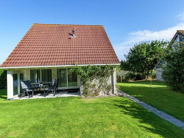 Superb detached house with spacious garden near the Lauwersmeer and wifi.