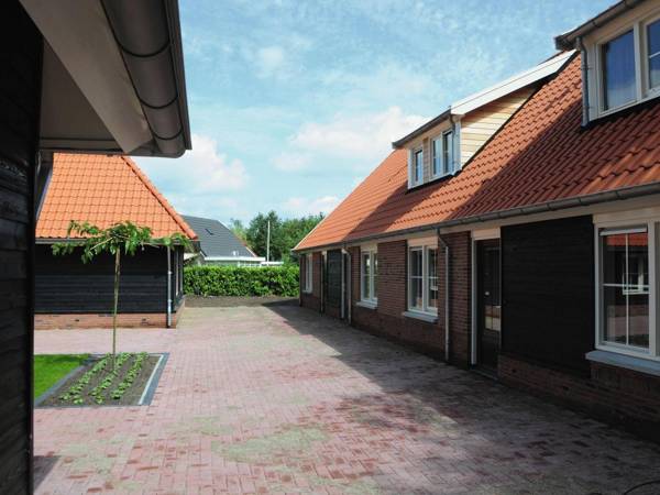 Spacious home with whirlpool and four bathrooms in Twente