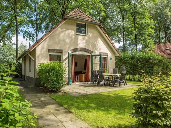 Comfortable holiday home with steam shower in green Twent