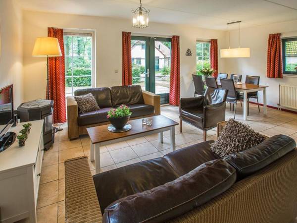 Comfortable holiday home with steam shower in green Twent