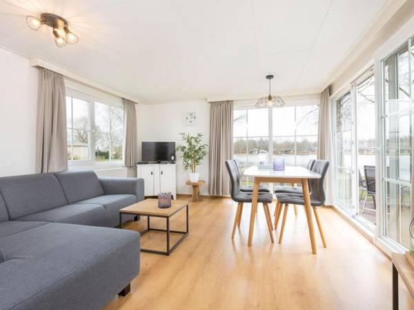 Comfortable chalet with a combi microwave in green Twente