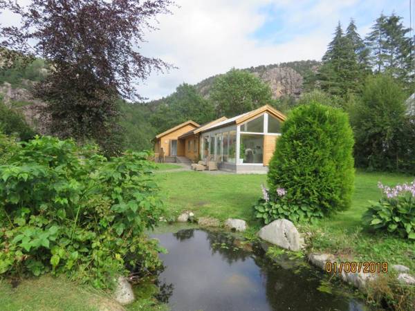 Øvstefjellså Gård &Aktivitet Senter