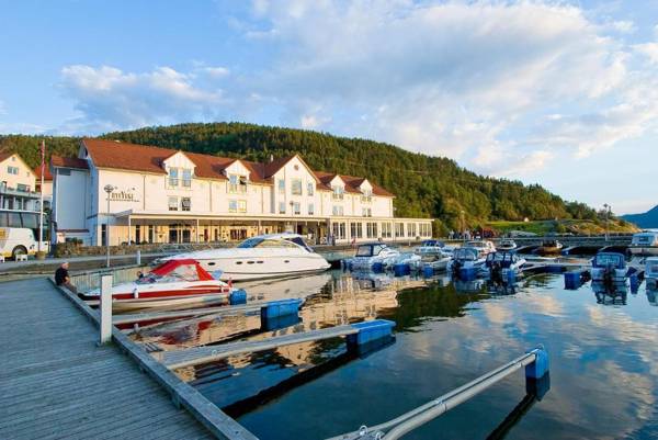 Ryfylke Fjordhotel og Basecamp