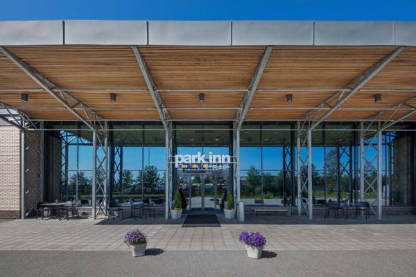 Park Inn by Radisson Oslo Airport Hotel West