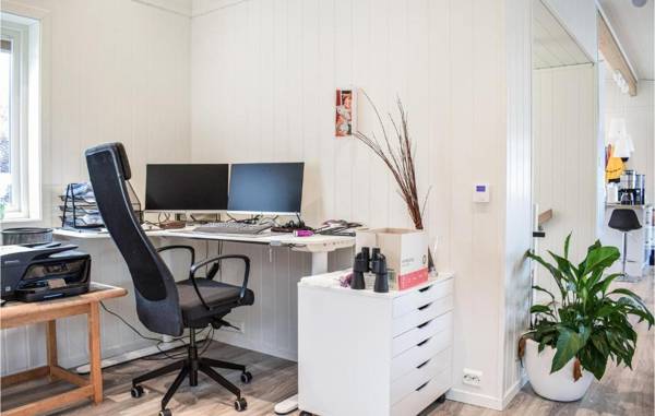 Workspace - Amazing home in Fister with WiFi and 3 Bedrooms