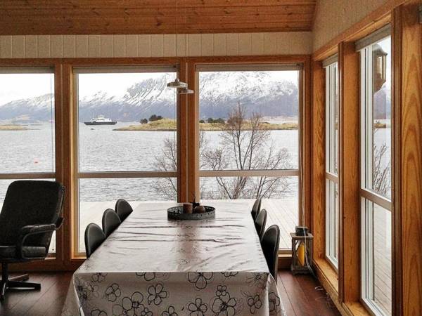 Workspace - 4 star holiday home in Gullesfjord