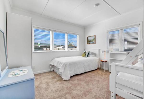 The Little Blue Bach in Oneroa Village by Waiheke Unlimited