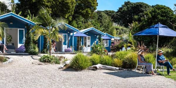 Boatsheds on the Bay