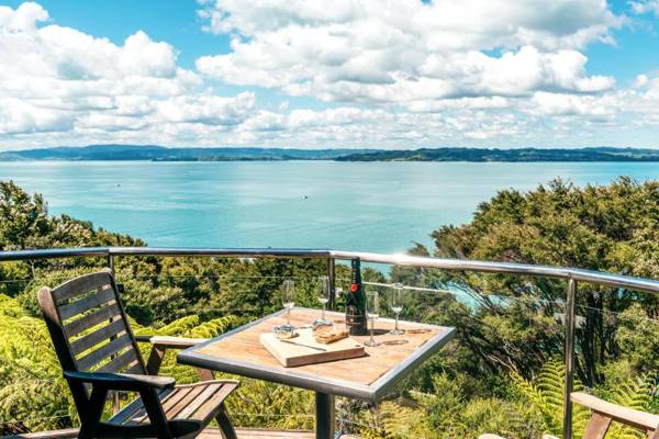 CrossTrees Chalet - Seaviews - Waiheke Island Holiday Unit