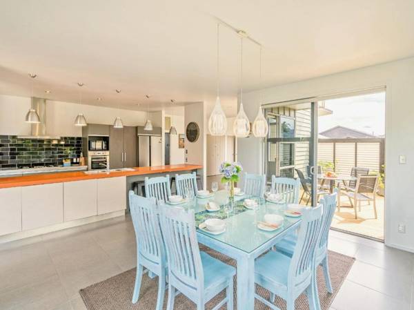 Acacia Cote - Whitianga Holiday Home
