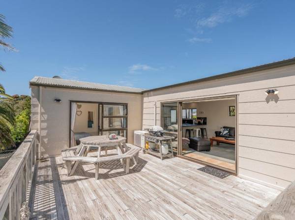 Surf Stay - Whitianga Holiday Home