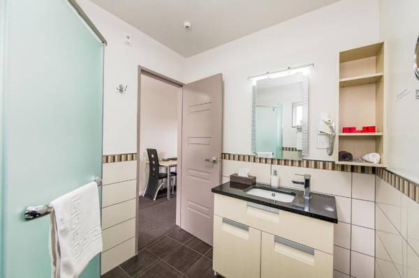 151 On London Motel & Conference Centre