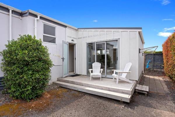 Shell Cottage - Waihi Beach Holiday Home