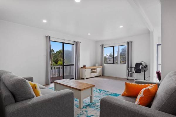 A Wave From It All - Waihi Beach Holiday Home