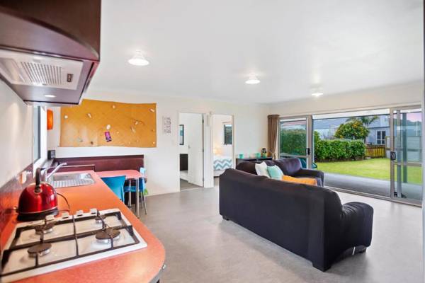 The Bach - Athenree Holiday Home