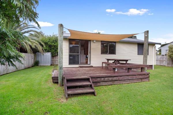 Relax Cabin - Waihi Beach Holiday Home
