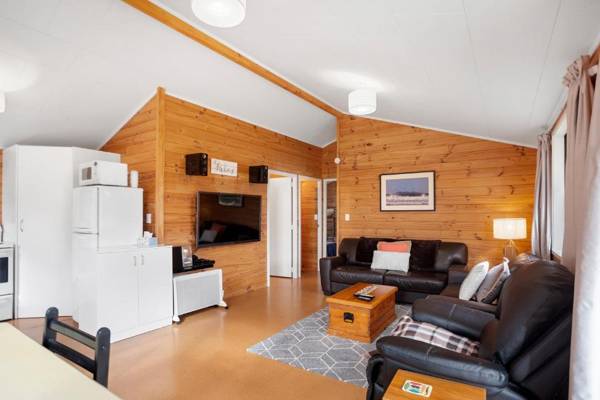 Relax Cabin - Waihi Beach Holiday Home