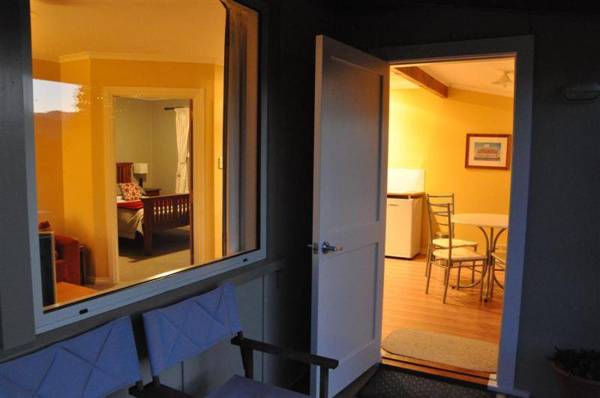 Blue Thistle Cottages