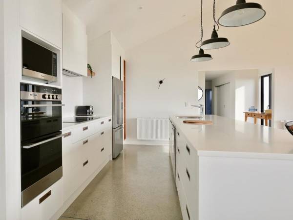 Lake House - Te Anau Holiday Home