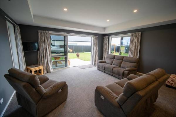 Relax on Rodeo - Te Anau Holiday Home