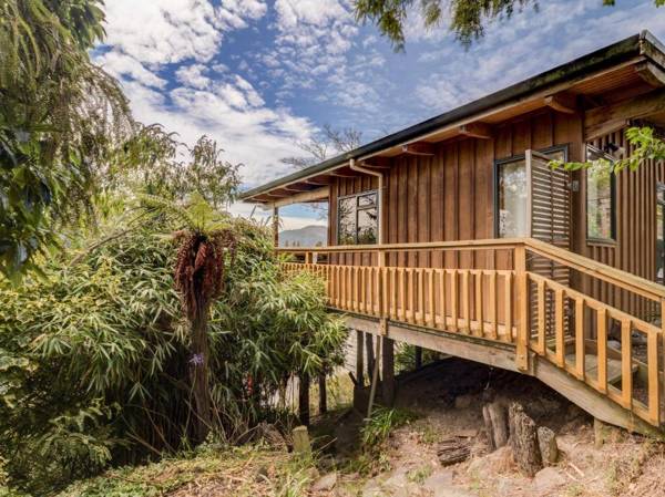 Treetop Hideaway - Taupo Holiday Home