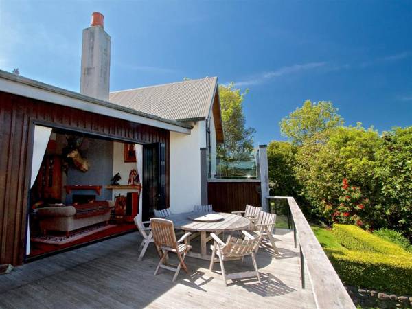 Kauawhi Lodge - Acacia Bay Holiday Home