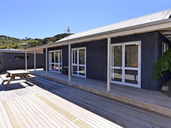 Tuis on Tata - Golden Bay Holiday Home (Tata Beach)