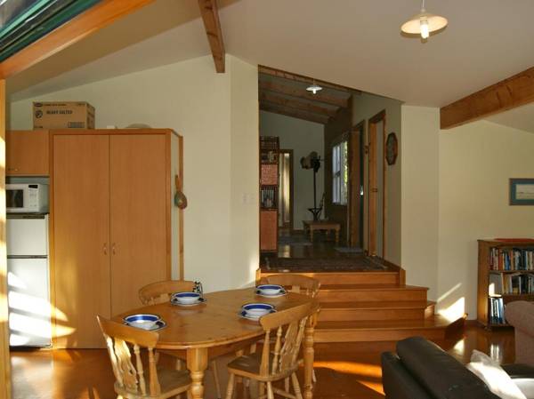 Crows Nest - Tata Beach Holiday Home