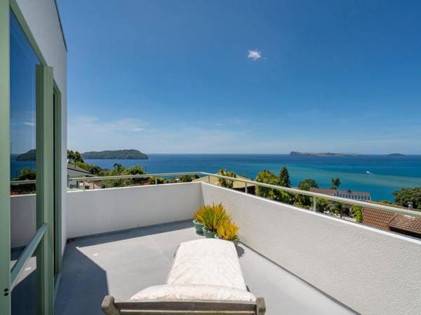 Picturesque on Paku - Tairua Holiday Home