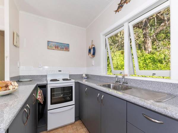 Pencarrow Cottage - Russell Holiday Home